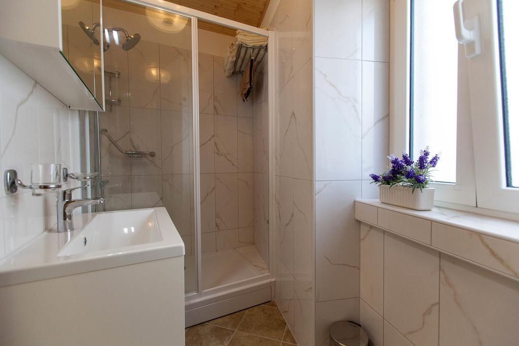 Holiday Home Nika Omišalj Εξωτερικό φωτογραφία