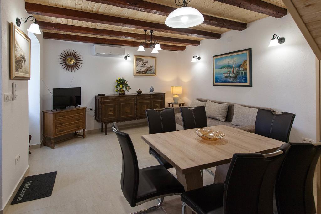 Holiday Home Nika Omišalj Εξωτερικό φωτογραφία