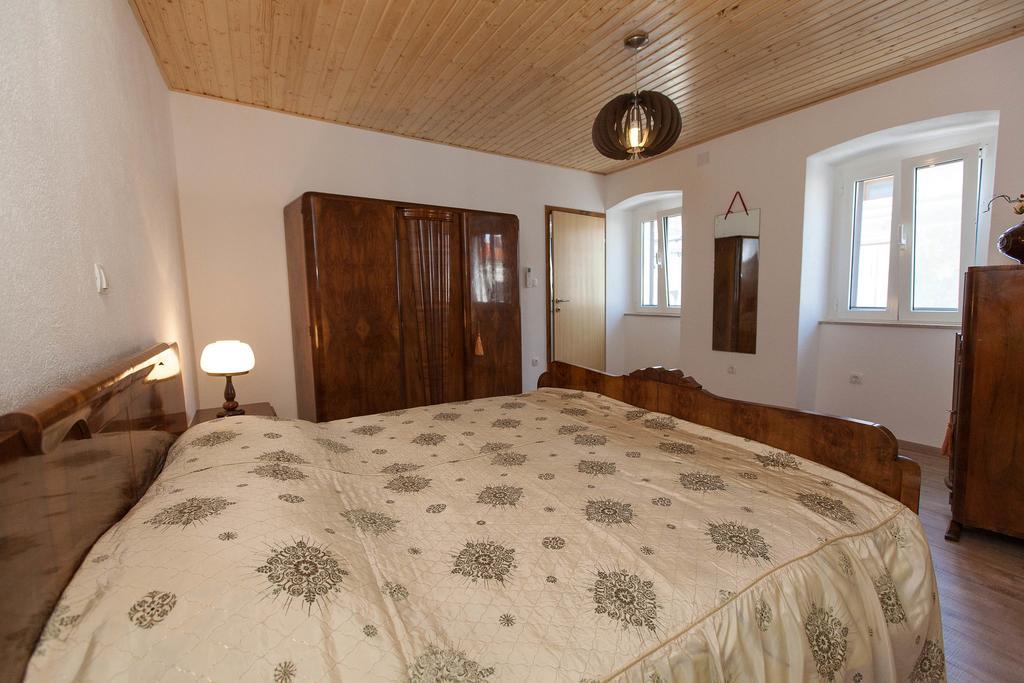 Holiday Home Nika Omišalj Εξωτερικό φωτογραφία